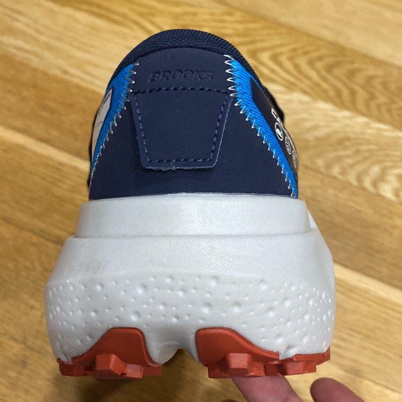 Brooks Caldera 6 Trail Running Men shoes. - Picture 7 of 16